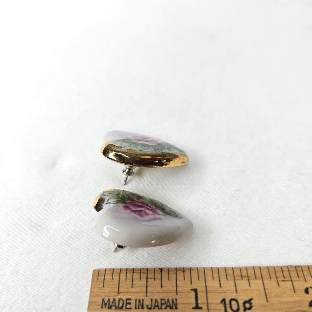 Vtg Heart Shape Porcelain Floral Stud Earrings White Pink Gold Tone‎ Romantic